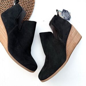 NWT TOMS Womens Shoes Black Kallie Cutout Suede Wedge Pull On Bootie Size 11